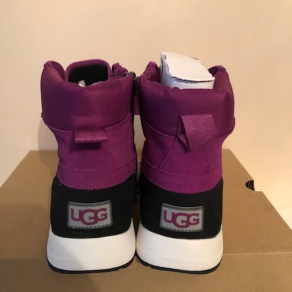 Ugg Turlock Waterproof Leather Snow Boot. Size: 6 - Picture 10 of 15